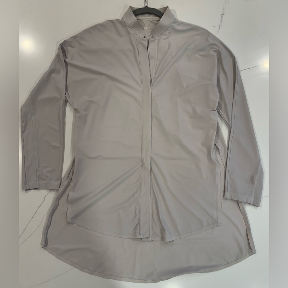 Aday Something Borrowed Light Gray Shirt Small